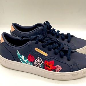 Adidas Her Studio London, women’s sleek Floral, blue, size 7